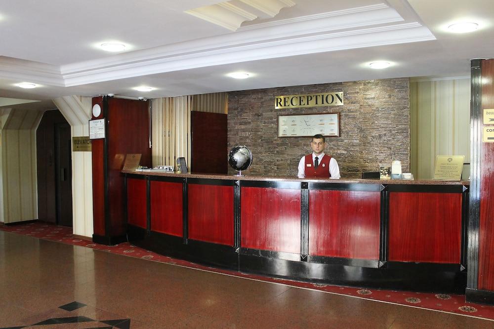 Hotel Ambassador Almatý Exterior foto